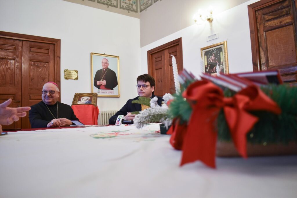 Il Vescovo incontra i giornalisti per gli auguri di Natale 2022 - foto S. Alfano/Insieme